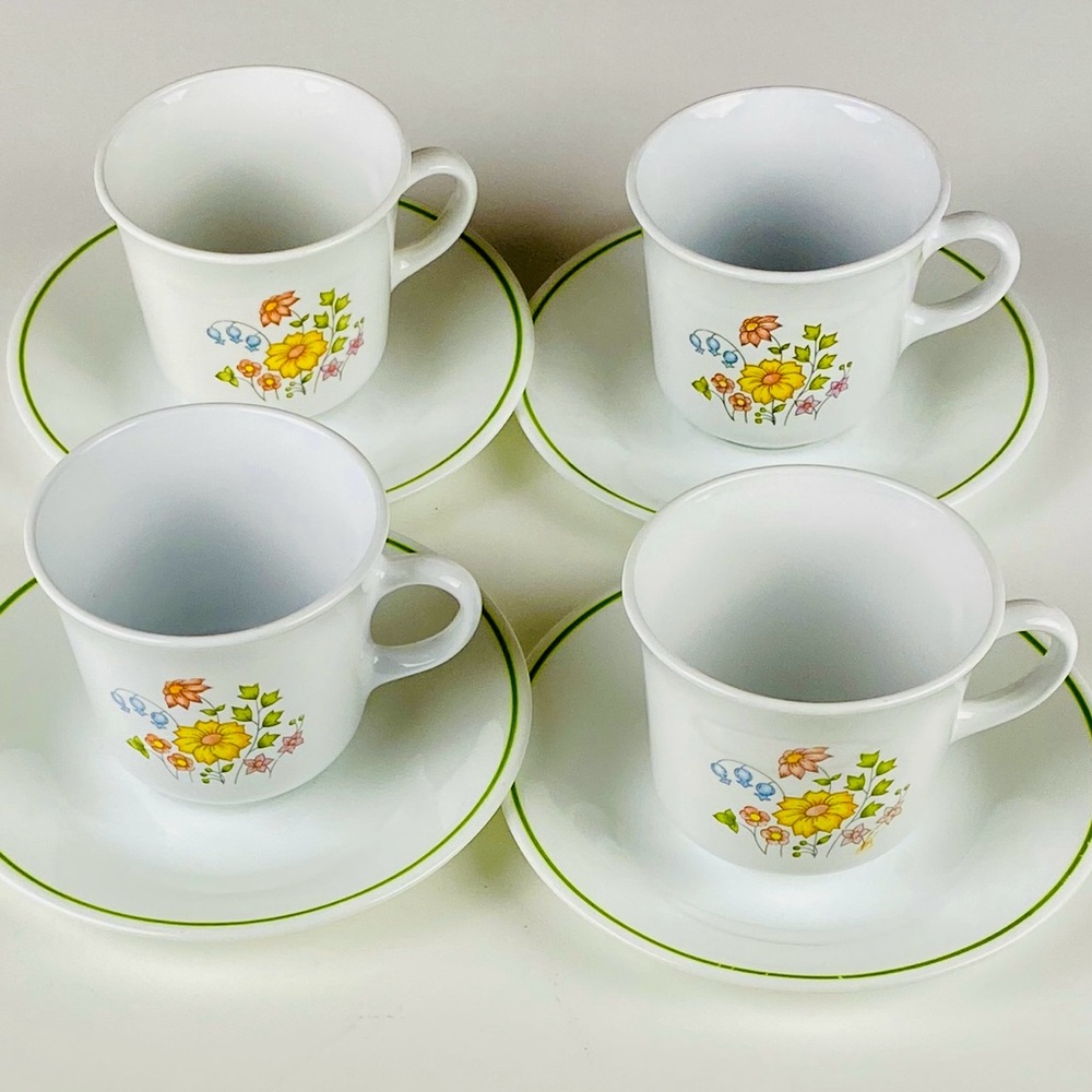 Vintage Corelle Spring Meadow  Cups And Saucers  Set of 4